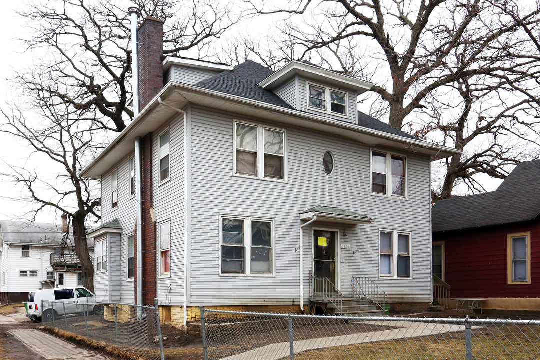 1825 7th St in Des Moines, IA - Foto de edificio