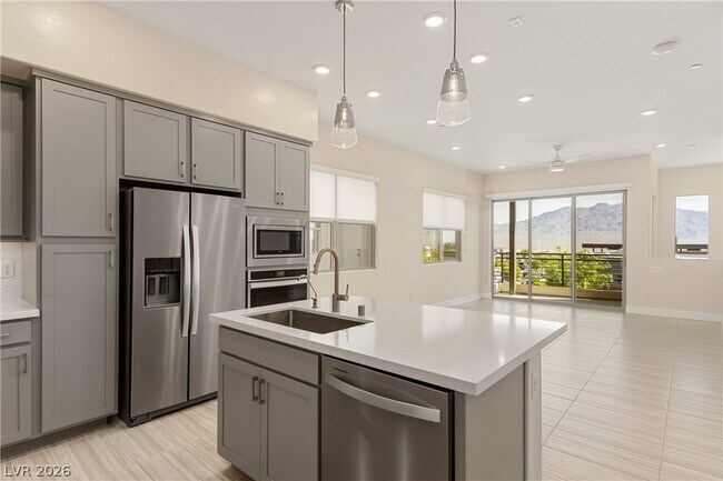 10013 Hematite Pl in Las Vegas, NV - Building Photo - Building Photo