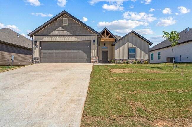 property at 1050 Sunshine Ct