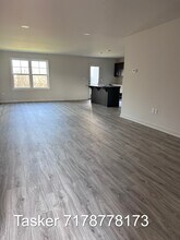 7244 White Oak Blvd in Harrisburg, PA - Building Photo - Building Photo