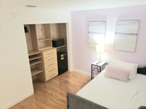 19001 NE 14th Ave-Unit -1 in Miami, FL - Building Photo - Building Photo