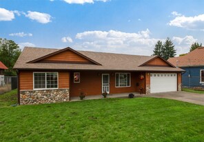 761 Sauk Ave in Darrington, WA - Building Photo