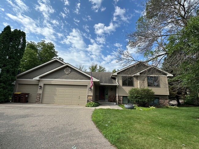 property at 4965 Credit River Dr