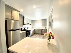 1707 Barry Ave, Unit 1707 12 in Los Angeles, CA - Building Photo