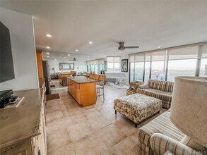 261 Dune Rd in Westhampton Beach, NY - Building Photo - Building Photo