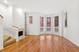 407 N Clinton St in Chicago, IL - Building Photo - Building Photo