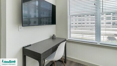 91 Jensen Dr in Houston, TX - Building Photo - Building Photo