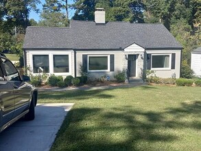2333 Beecher Rd SW in Atlanta, GA - Building Photo - Building Photo