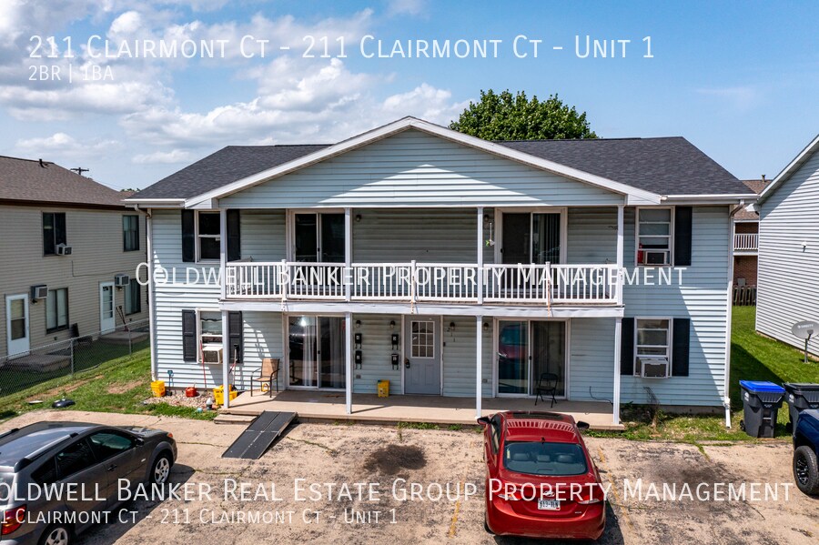 211 Clairmont Ct in Neenah, WI - Building Photo
