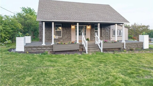 802 N 11th St in Van Buren, AR - Building Photo - Building Photo