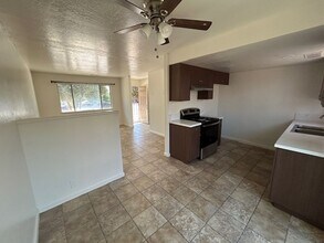 888-888 E Samoa St in Lindsay, CA - Building Photo - Building Photo