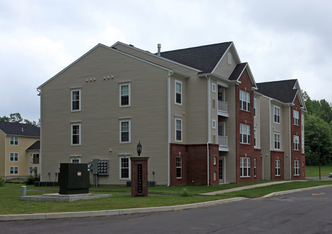 Silverwood at the Radisson in Baldwinsville, NY - Foto de edificio - Building Photo