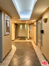 19009 Sherman Way in Los Angeles, CA - Building Photo - Building Photo