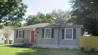 1743 Mayfair Rd in Jacksonville, FL - Building Photo