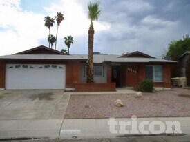 11219 N 51st Dr in Glendale, AZ - Building Photo