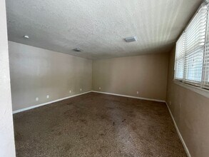 1518 College Ave in Manhattan, KS - Building Photo - Building Photo