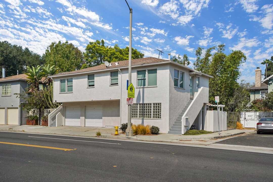 1423 Cloverfield Blvd in Santa Monica, CA - Building Photo