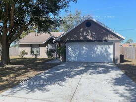 6307 7th St Ct E in Bradenton, FL - Building Photo