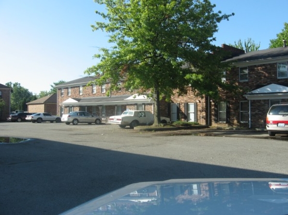 Summerfield Apartments in Louisville, KY - Building Photo - Building Photo