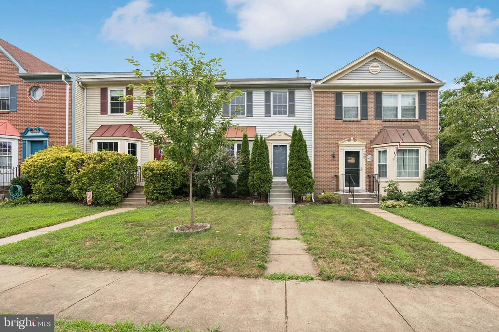 907 Smartts Ln NE in Leesburg, VA - Building Photo