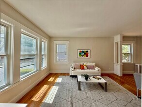 21 Upcrest Rd in Boston, MA - Building Photo - Building Photo