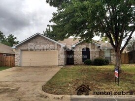 4001 Cypress Gardens Dr in Fort Worth, TX - Building Photo