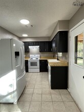 239 Loch Lomond Dr in Wichita Falls, TX - Building Photo - Building Photo