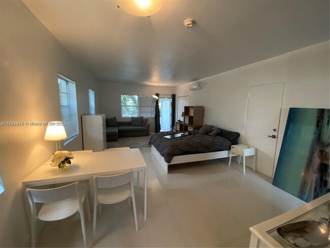1604 Drexel Ave in Miami Beach, FL - Building Photo - Building Photo