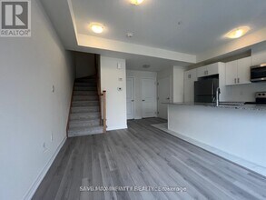 165 Tapscott Rd in Toronto, ON - Building Photo - Building Photo