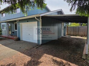 8525 Queets Dr NE in Olympia, WA - Building Photo - Building Photo