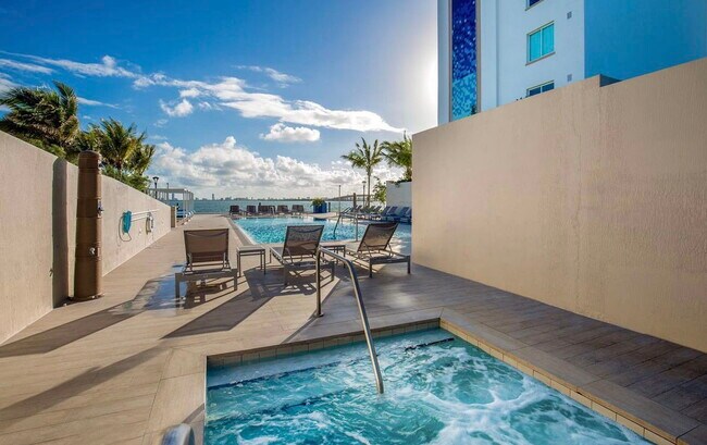 440 NE 34th St in Miami, FL - Building Photo - Building Photo