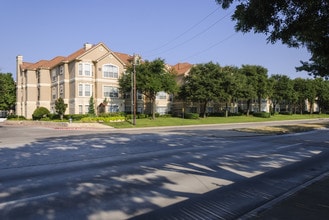 NEO at Midtown Apartments in Dallas, TX - Foto de edificio - Building Photo