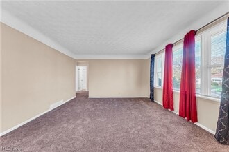 9716 Alexander Rd in Garfield Heights, OH - Building Photo - Building Photo