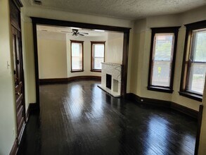 2224 W Irving Park Rd in Chicago, IL - Building Photo - Building Photo