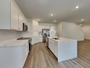 496 Pointe Dr in Dallas, GA - Foto de edificio - Building Photo