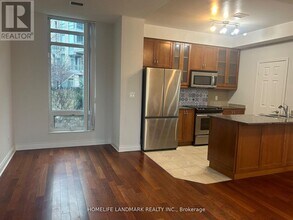 580 Doris Ave in Toronto, ON - Building Photo - Building Photo