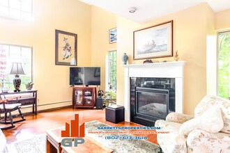 11 Lake Forest Dr in Burlington, VT - Building Photo - Building Photo