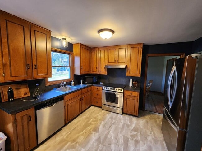 1043 Buchholz Dr in Wooster, OH - Building Photo - Building Photo