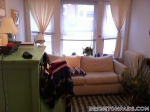 1615 Commonwealth Ave in Boston, MA - Foto de edificio - Building Photo