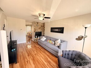 8212 Circle Tree Ln in Charlotte, NC - Building Photo - Building Photo