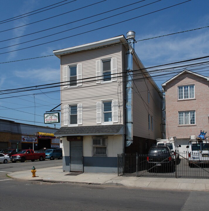 59 Dawson St in Newark, NJ - Building Photo