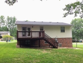 5428 Bagnall Dr in Jefferson City, MO - Building Photo - Building Photo