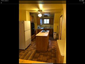1918 E 123rd St, Unit 4 in Cleveland, OH - Building Photo - Building Photo