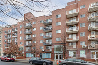 64-73 Austin St in Rego Park, NY - Building Photo - Building Photo