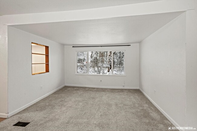 20513 Scenic Dr in Anchorage, AK - Building Photo - Building Photo