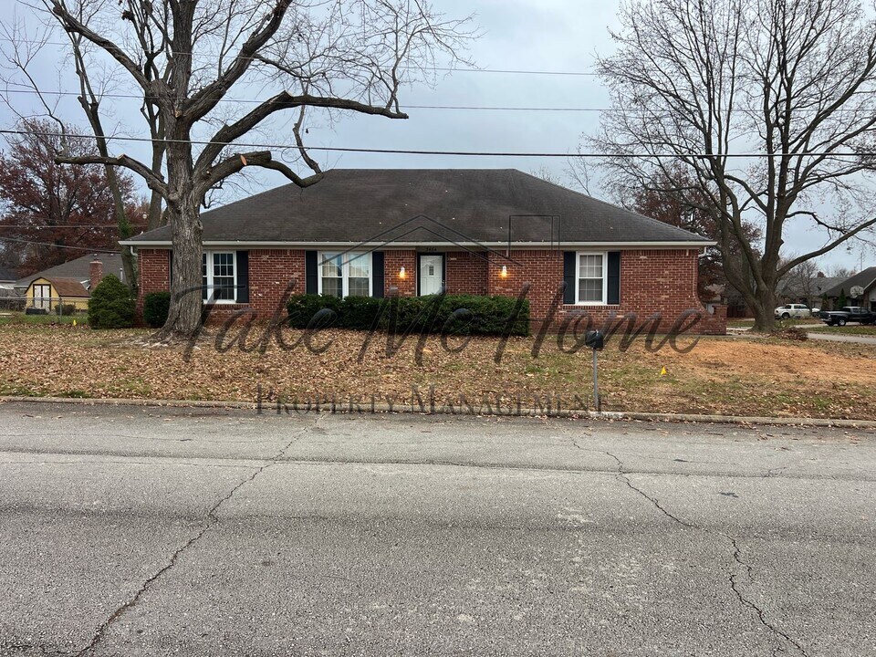 3464 S Kickapoo Ave in Springfield, MO - Building Photo