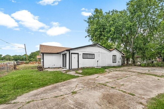 4726 Angleton St in Houston, TX - Building Photo - Building Photo