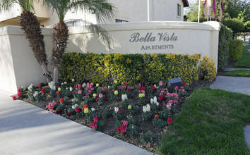 Bella Vista in Rialto, CA - Foto de edificio - Building Photo