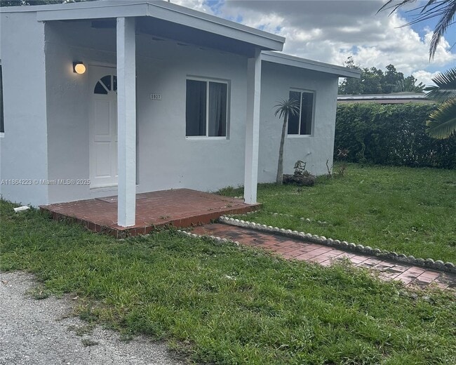 1027 E 20th St in Hialeah, FL - Building Photo - Building Photo