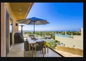 1518 Monmouth Dr in San Diego, CA - Building Photo